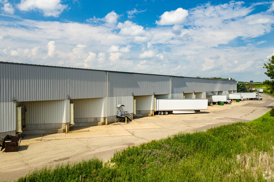 Primary Photo Of 4349 Duraform Ln, Windsor Warehouse For Lease