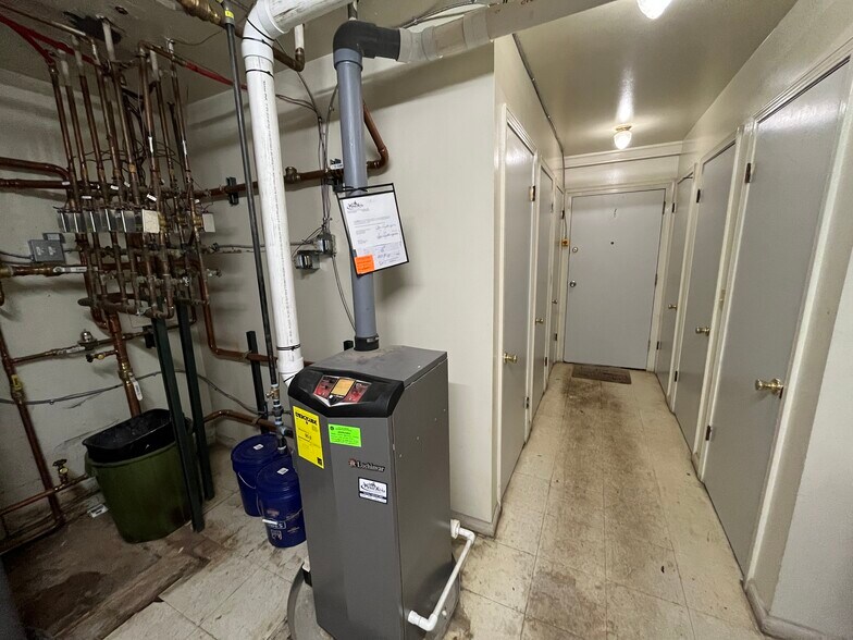 More Photos Of 4221 N Grand River Ave, Lansing Apartments For Sale