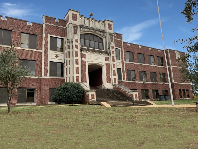 More Photos Of 700 W Houston St, Marshall Schools For Sale