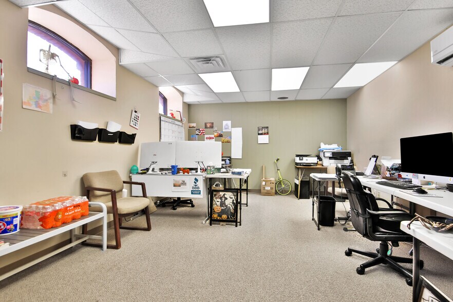 More Photos Of 1014 Broadway St, Lubbock Office For Sale