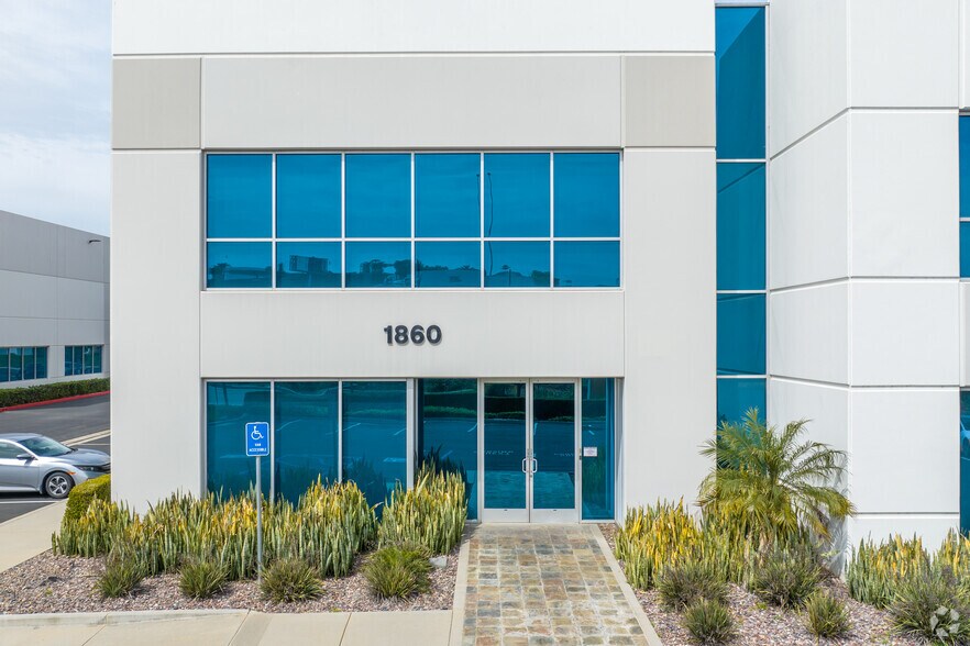 More Photos Of 1860 Compton Ave, Corona Office For Lease