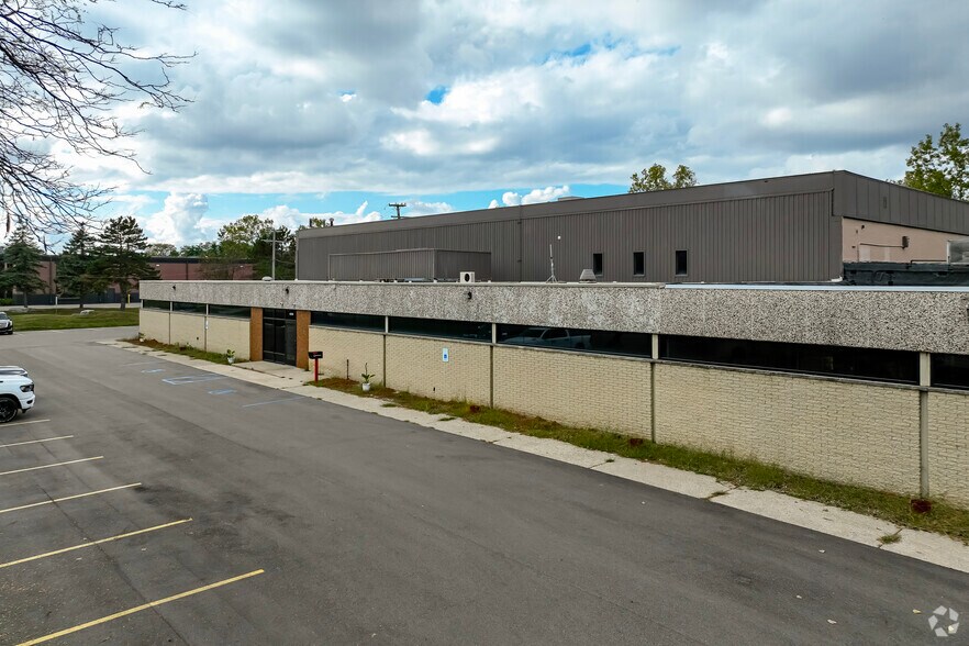 More Photos Of 42300 W 9 Mile Rd, Novi Warehouse For Sale