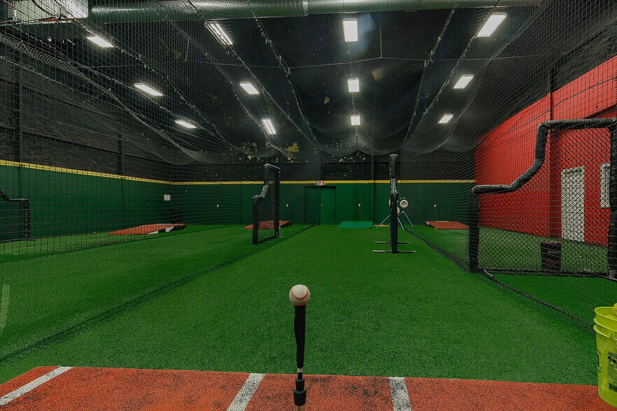 More Photos Of 28611 Blue Jack Ln, Magnolia Sports And Entertainment For Sale