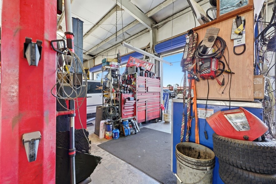 More Photos Of 2350 N Ponce De Leon Blvd, Saint Augustine Service Station For Sale