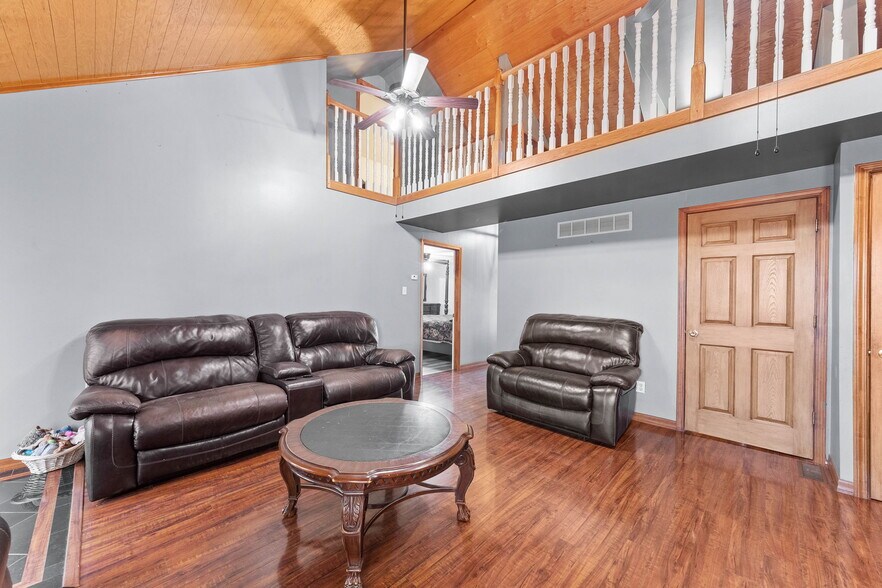 More Photos Of 29560 Reames Ln, Jonesburg Industrial For Sale