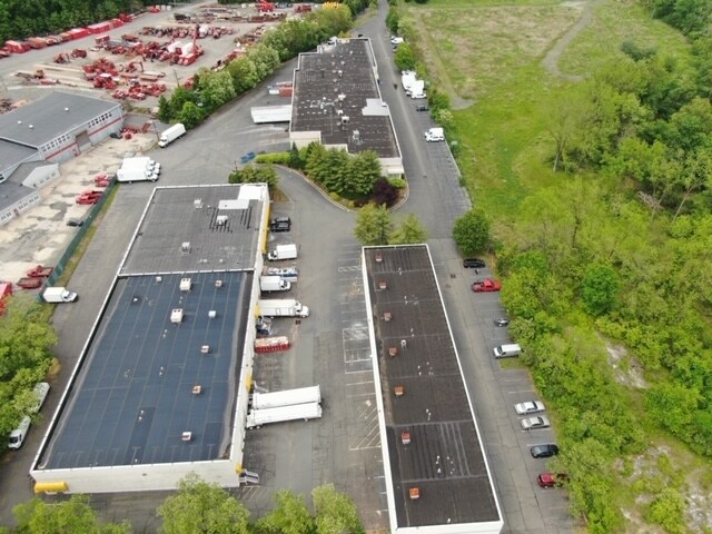 More Photos Of 47-143 Glendale Ave, Edison Light Distribution For Lease