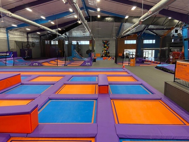 More Photos Of 1705 South I-45 East, Corsicana Showroom For Lease