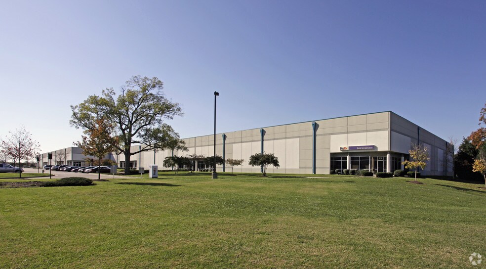 More Photos Of 5200-5210 Anthony Rd, Sandston Distribution For Lease