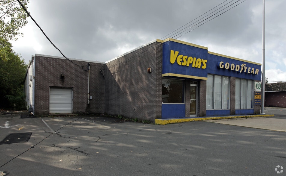 More Photos Of 544 Hamilton St, Somerset Auto Repair For Sale