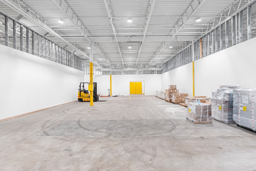 More Photos Of 14 Home News Row, New Brunswick Warehouse For Lease