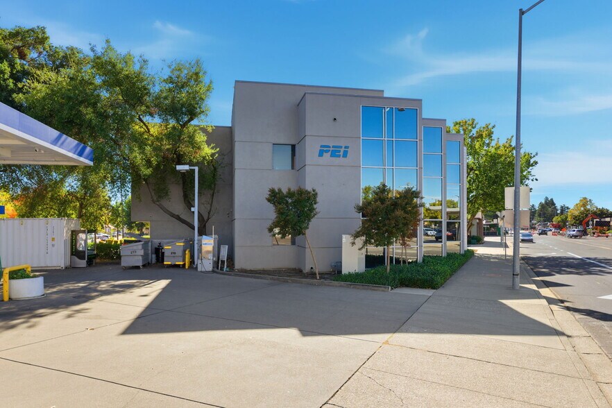 More Photos Of 425 Merchant St, Vacaville Office For Sale