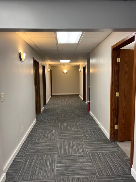 More Photos Of 301 S 70th St, Lincoln Office For Lease