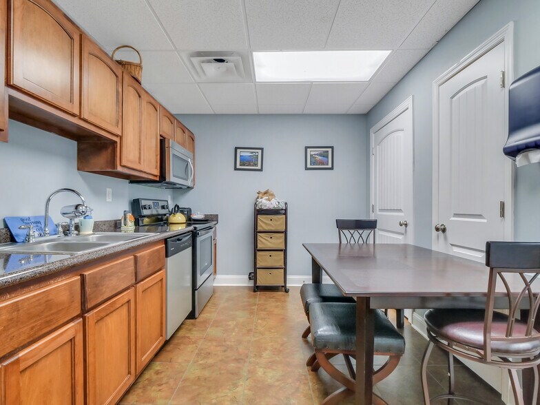 More Photos Of 1453 W Oglethorpe Hwy, Hinesville Office Residential For Lease