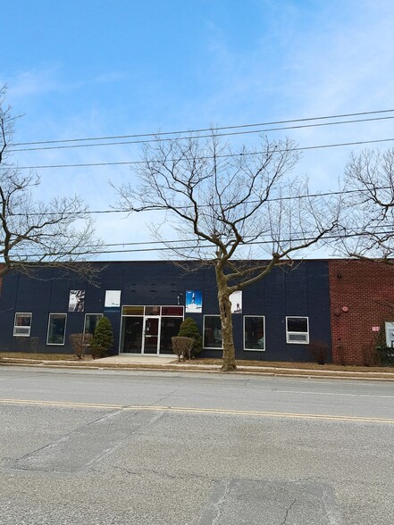 More Photos Of 1388-1390 Jerusalem Ave, North Merrick Warehouse For Lease