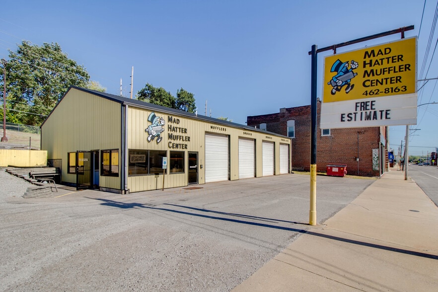 Primary Photo Of 808 E Broadway, Alton Specialty For Sale