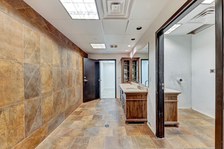 More Photos Of 1070 Baknsville Ave, Pittsburgh Lodge Meeting Hall For Sale