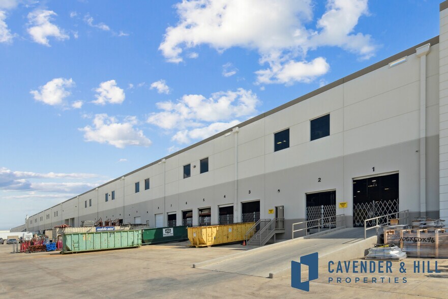 More Photos Of 17745 Lookout Rd, Schertz Unknown For Lease