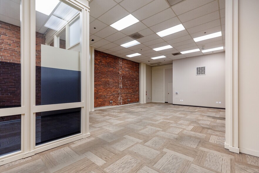 More Photos Of 514-518 SW Sixth Ave, Portland Office For Lease