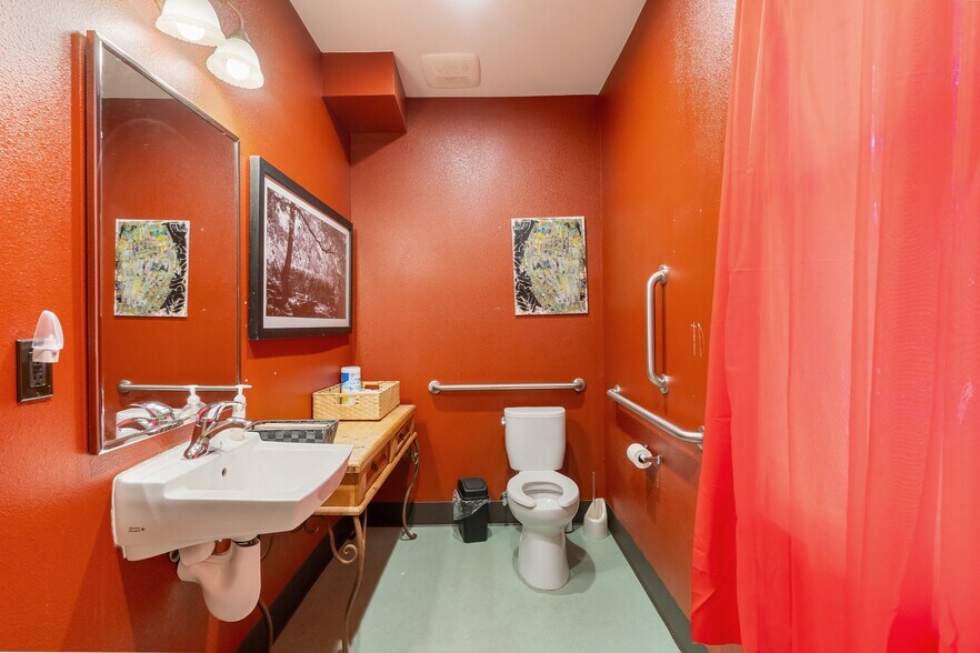 More Photos Of 5131 NE 23rd Ave, Portland Religious Facility For Sale