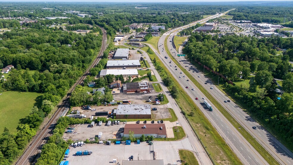 More Photos Of 8601 Freeway Dr, Macedonia Flex For Sale
