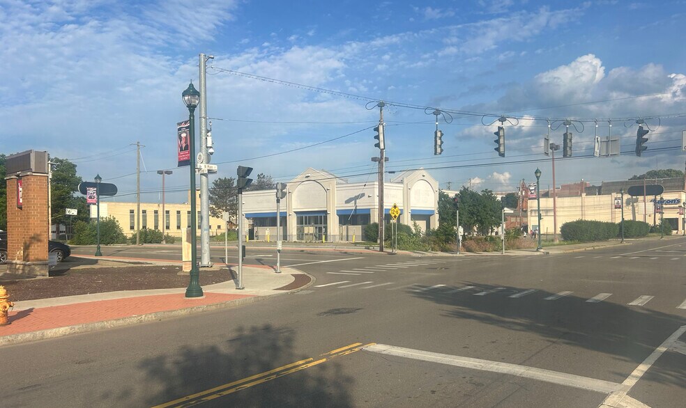 More Photos Of 119 W 2nd St, Elmira Drugstore For Sale