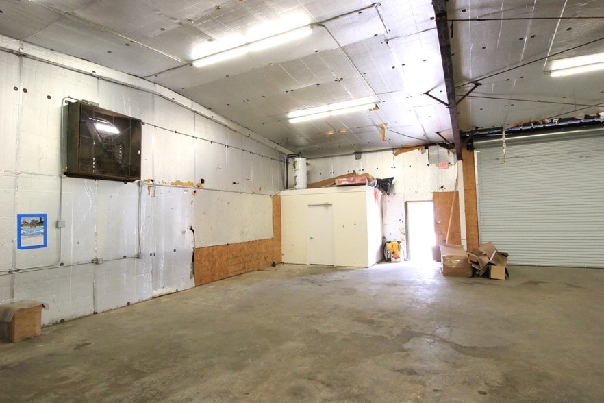 More Photos Of 5827 Star Ln, Houston Warehouse For Sale