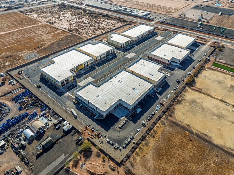 More Photos Of 3305 S Sossaman Rd, Mesa Distribution For Sale