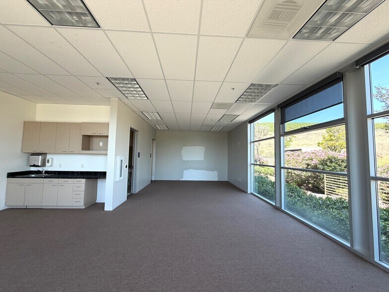 More Photos Of 3163-3179 Independence Dr, Livermore Research And Development For Sale