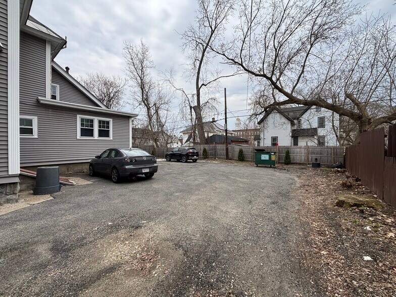 More Photos Of 31 Bartlett Ave, Pittsfield Apartments For Sale