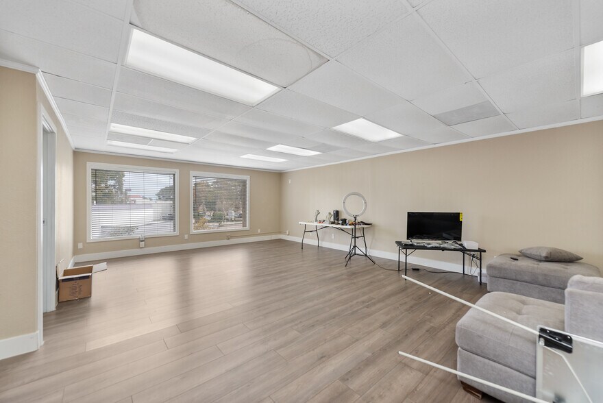 More Photos Of 720 N Ventura Rd, Port Hueneme Office Residential For Sale