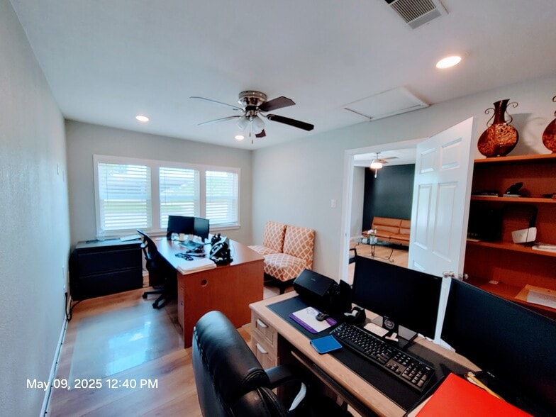 More Photos Of 1913 Hemlock Dr, Haltom City Office For Sale
