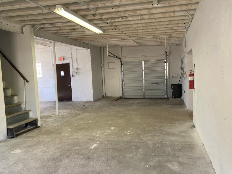 More Photos Of 1339 N Tuckahoe Rd, Williamstown Warehouse For Sale