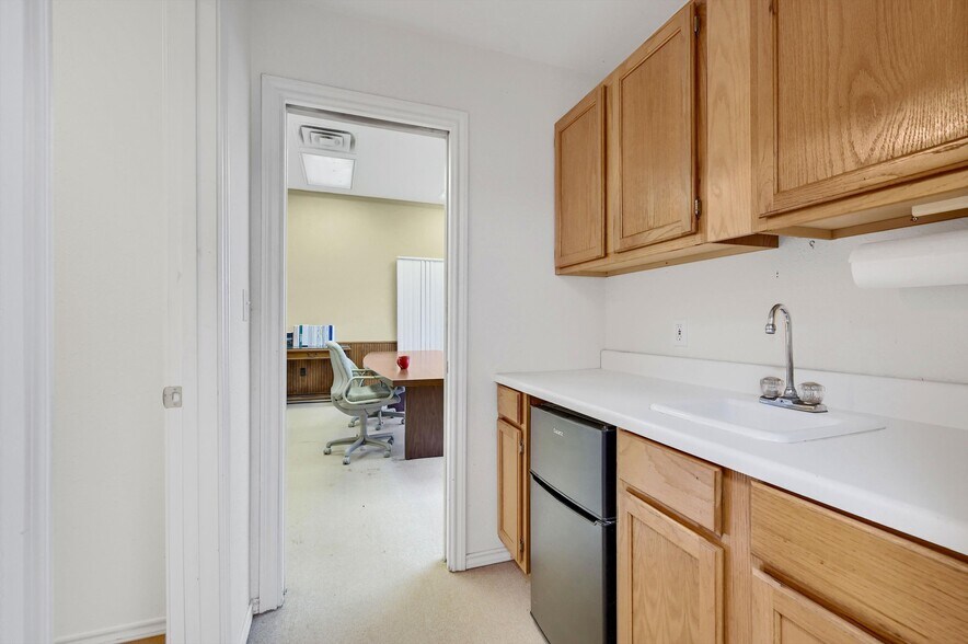 More Photos Of 18987 W US Highway 82, Sherman Industrial For Sale