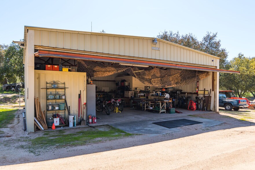 More Photos Of 19191 High Glen Rd, Alpine Specialty For Sale