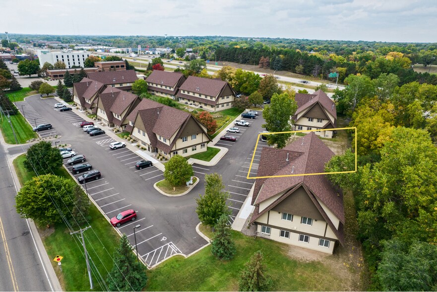 More Photos Of 2127 County Road D E, Maplewood Office For Sale