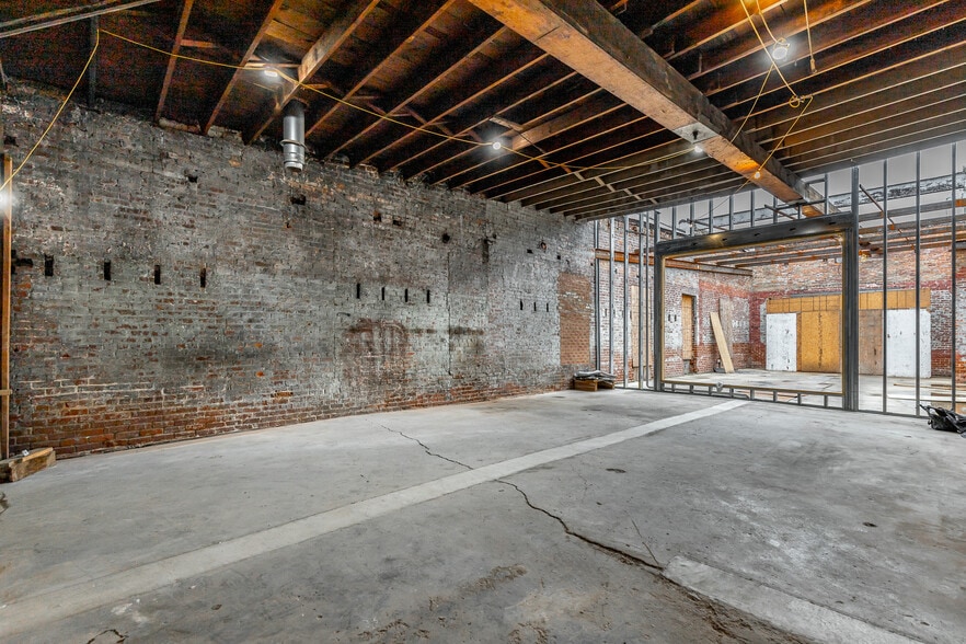 More Photos Of 615 E Main St, Chattanooga General Retail For Lease