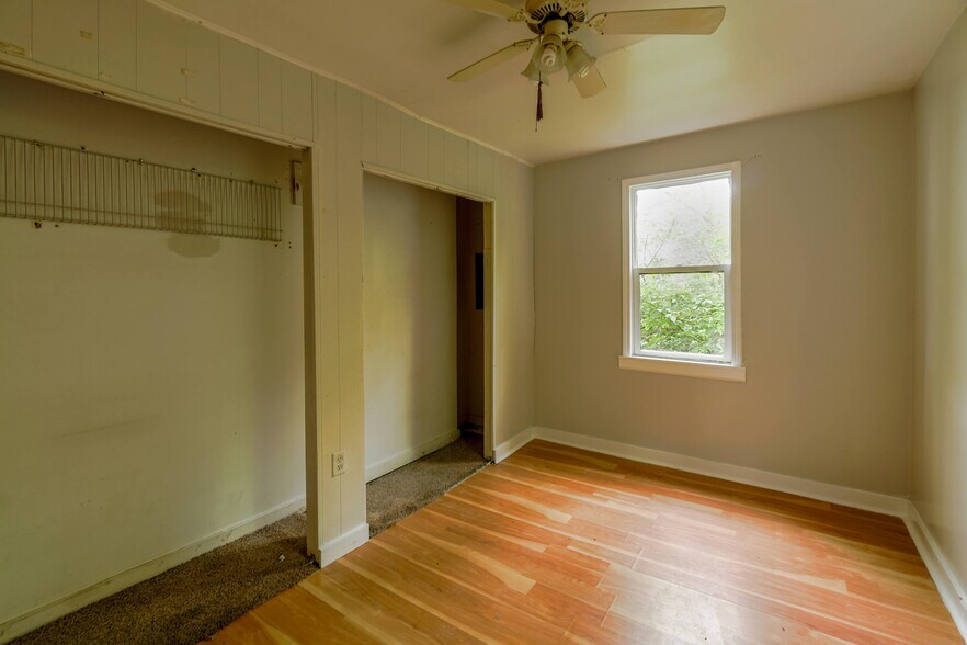 More Photos Of 117 Nippersink Rd, Fox Lake Apartments For Sale