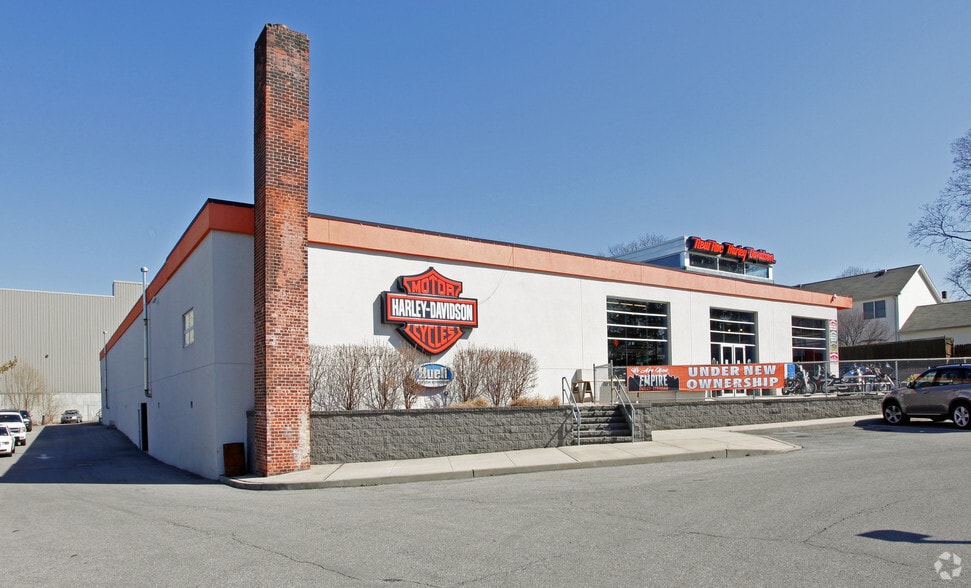 More Photos Of 8 Industrial Ln, New Rochelle Auto Dealership For Sale