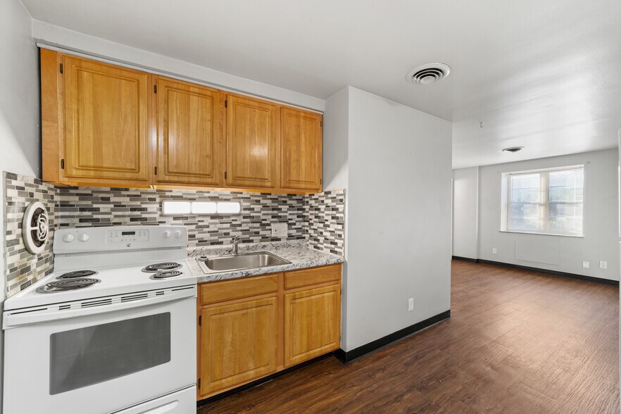 More Photos Of 1105 2nd Ave, Akron Apartments For Sale