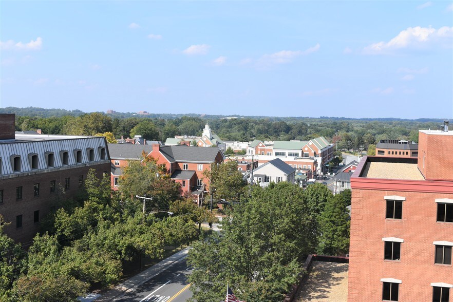 More Photos Of 4041 University Dr, Fairfax Medical For Lease