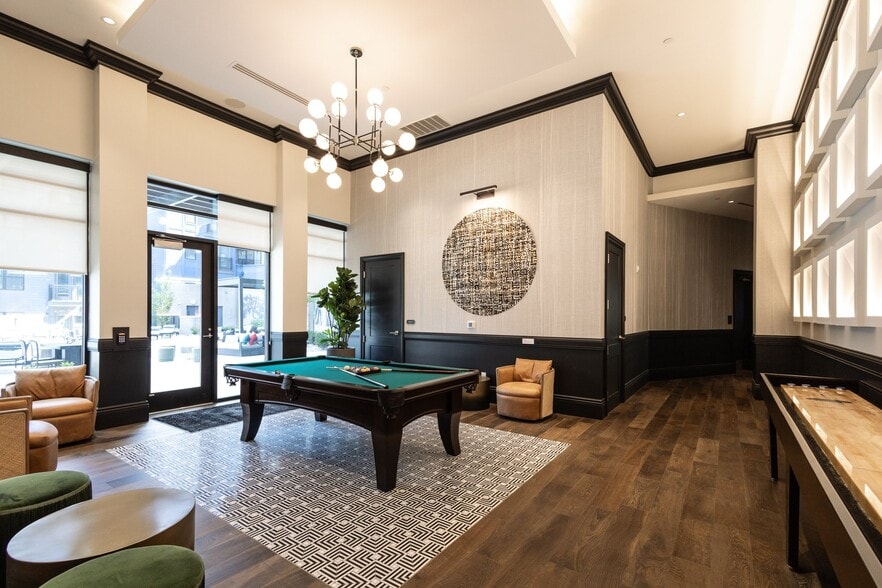 More Photos Of 2533 Woodburn Ave, Cincinnati Apartments For Lease