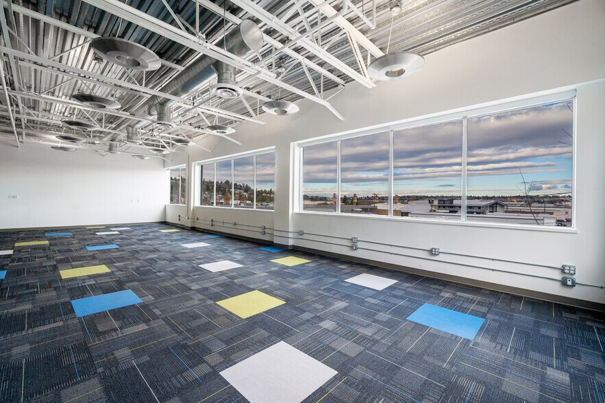 More Photos Of 3257 16th Ave W, Seattle Office For Lease