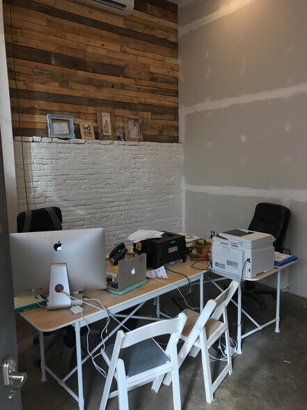 More Photos Of 2541-2549 E Cambria St, Philadelphia Warehouse For Lease