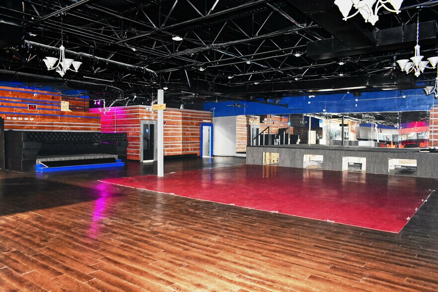 More Photos Of 9700-9950 Fondren Rd, Houston Unknown For Lease