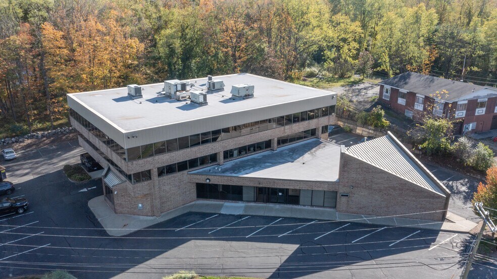 More Photos Of 108 Mill Plain Rd, Danbury Office For Lease