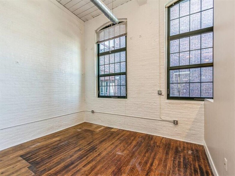 More Photos Of 166 Valley St, Providence Apartments For Sale