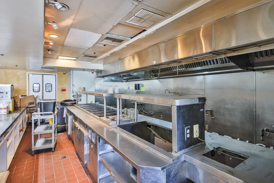 More Photos Of 445 S Figueroa St, Los Angeles Office For Lease