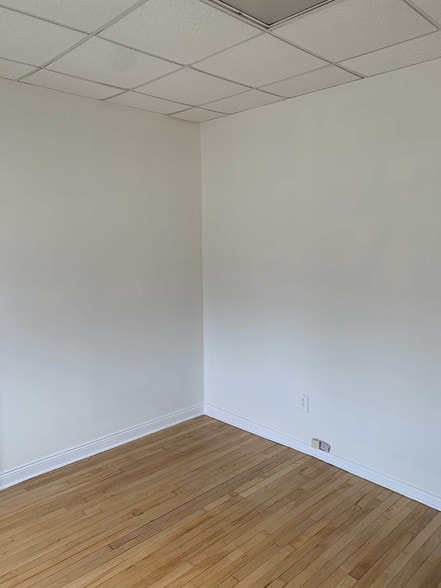More Photos Of 3433-3439 N Sheffield Ave, Chicago Storefront Retail Residential For Lease