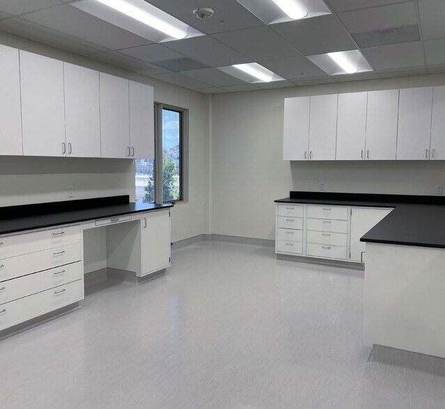 More Photos Of 150 N Hill Dr, Brisbane Office For Lease