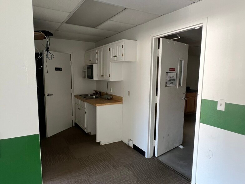 More Photos Of 6340 Bonny Oaks Dr, Chattanooga Warehouse For Lease